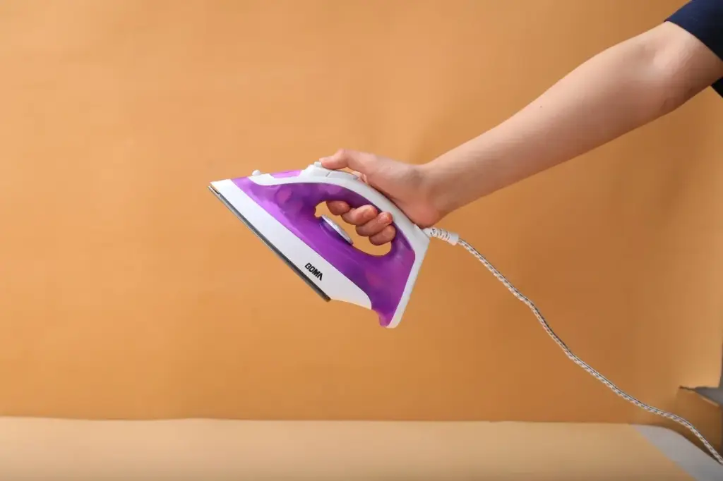 BW5590[BM-5528A] - BOMA Electric Iron 1200W